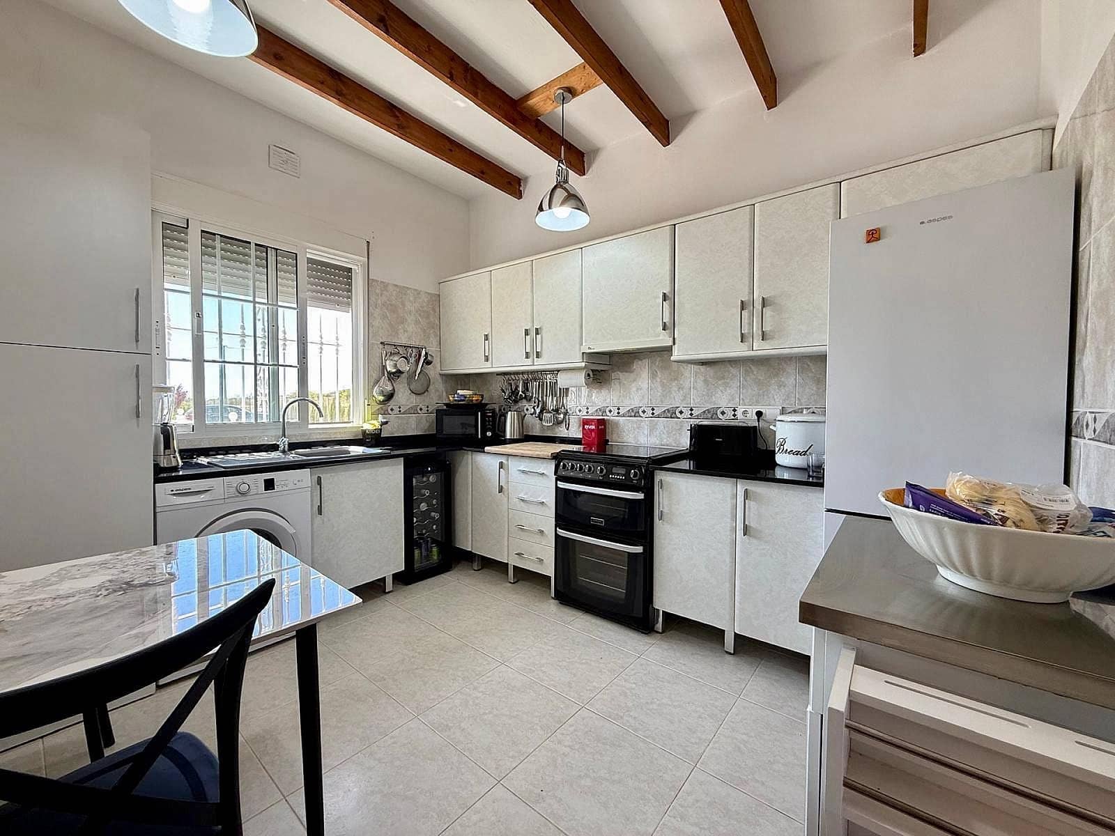 3 bedroom Villa for sale in Jumilla with pool - € 350,000 (Ref: 9854924)