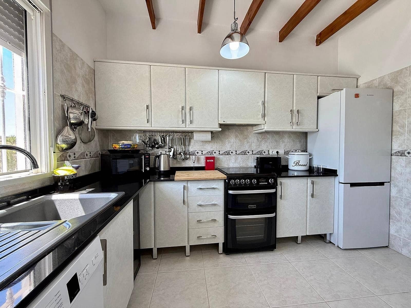 3 bedroom Villa for sale in Jumilla with pool - € 350,000 (Ref: 9854924)