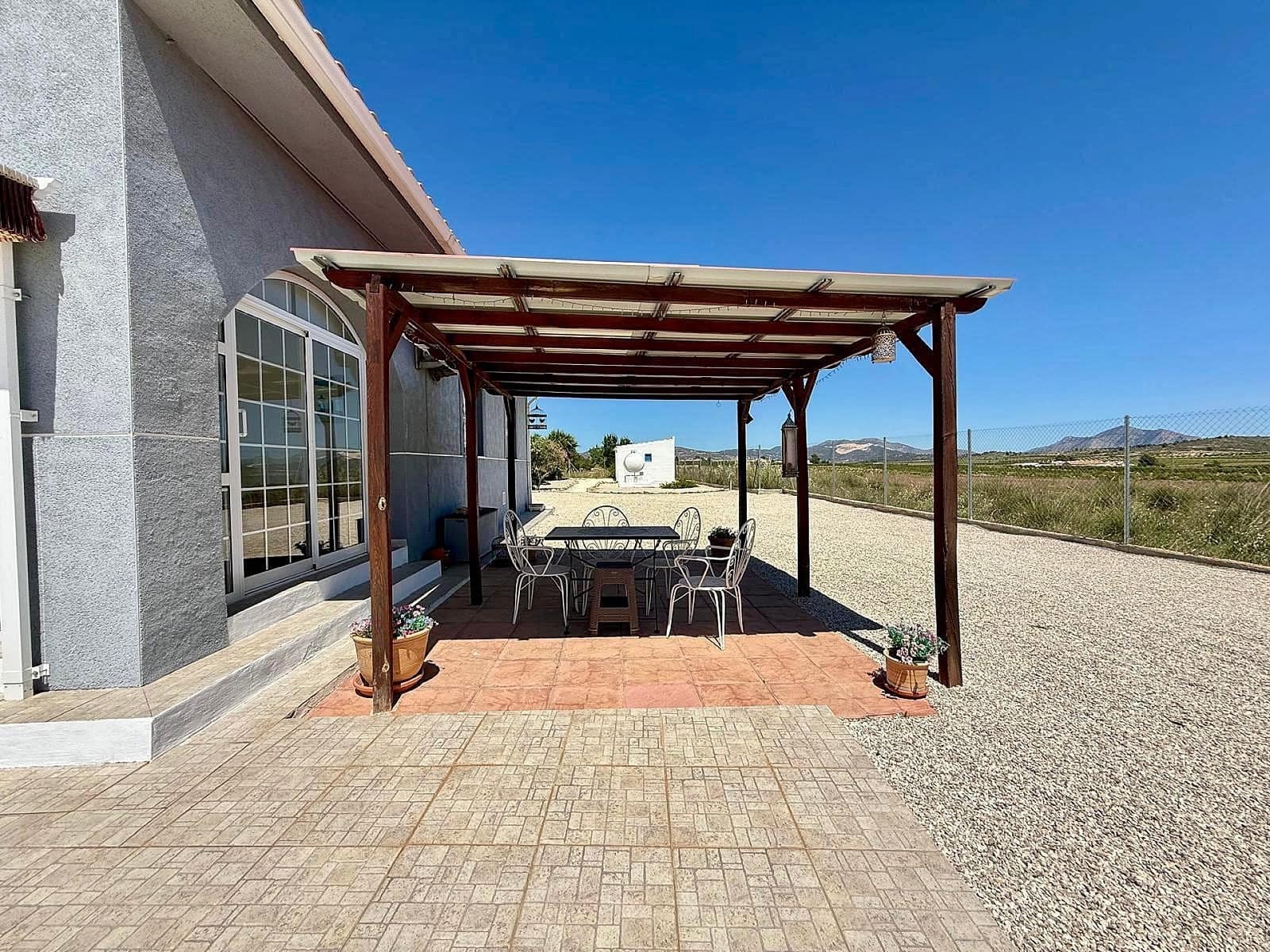 3 bedroom Villa for sale in Jumilla with pool - € 350,000 (Ref: 9854924)