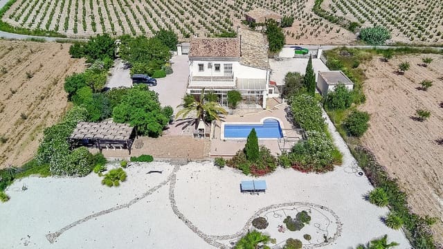 Chalet de 5 habitaciones en El Cantón, Abanilla en venta con piscina - 449.995 € (Ref: 9859087)