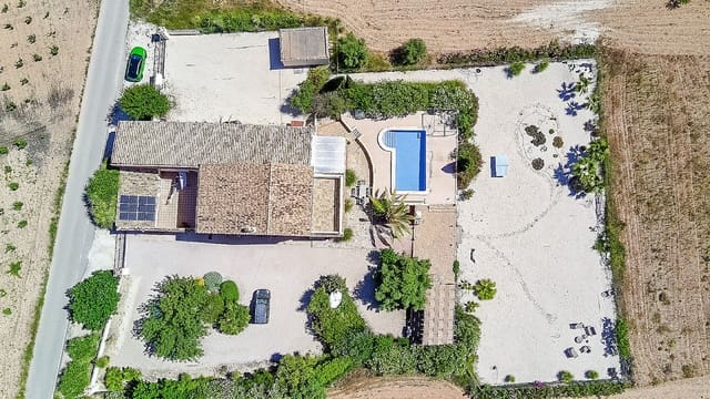 Chalet de 5 habitaciones en El Cantón, Abanilla en venta con piscina - 449.995 € (Ref: 9859087)