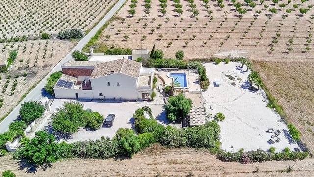 Chalet de 5 habitaciones en El Cantón, Abanilla en venta con piscina - 449.995 € (Ref: 9859087)