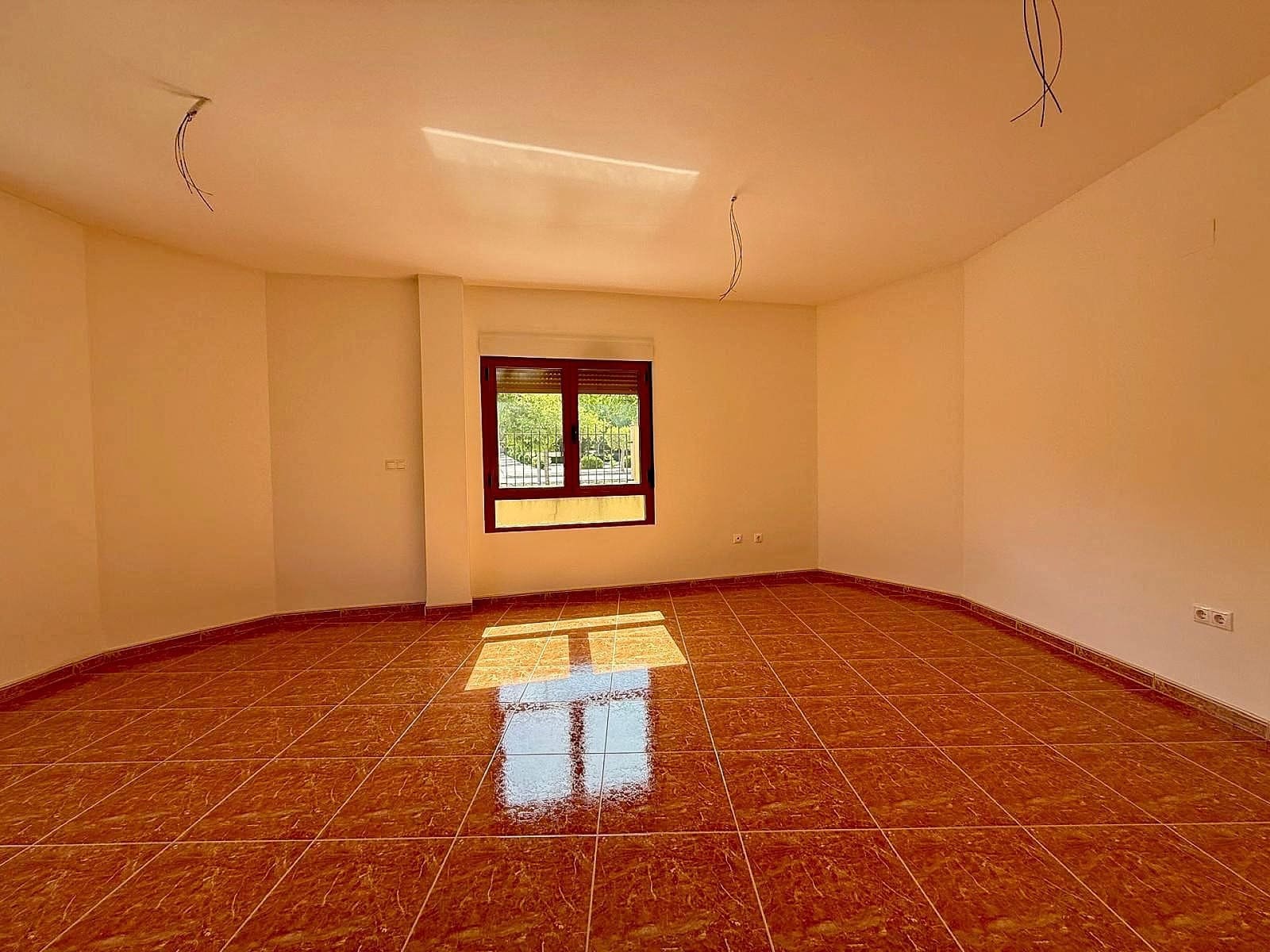 4 bedroom Townhouse for sale in Pinoso - € 240,000 (Ref: 9864037)