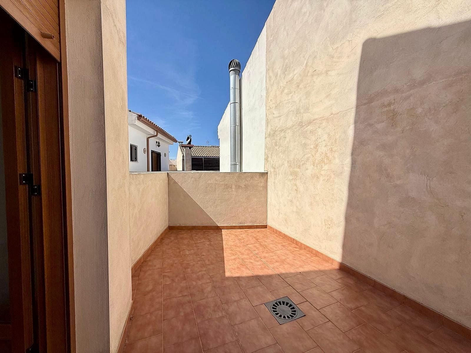 4 bedroom Townhouse for sale in Pinoso - € 240,000 (Ref: 9864037)