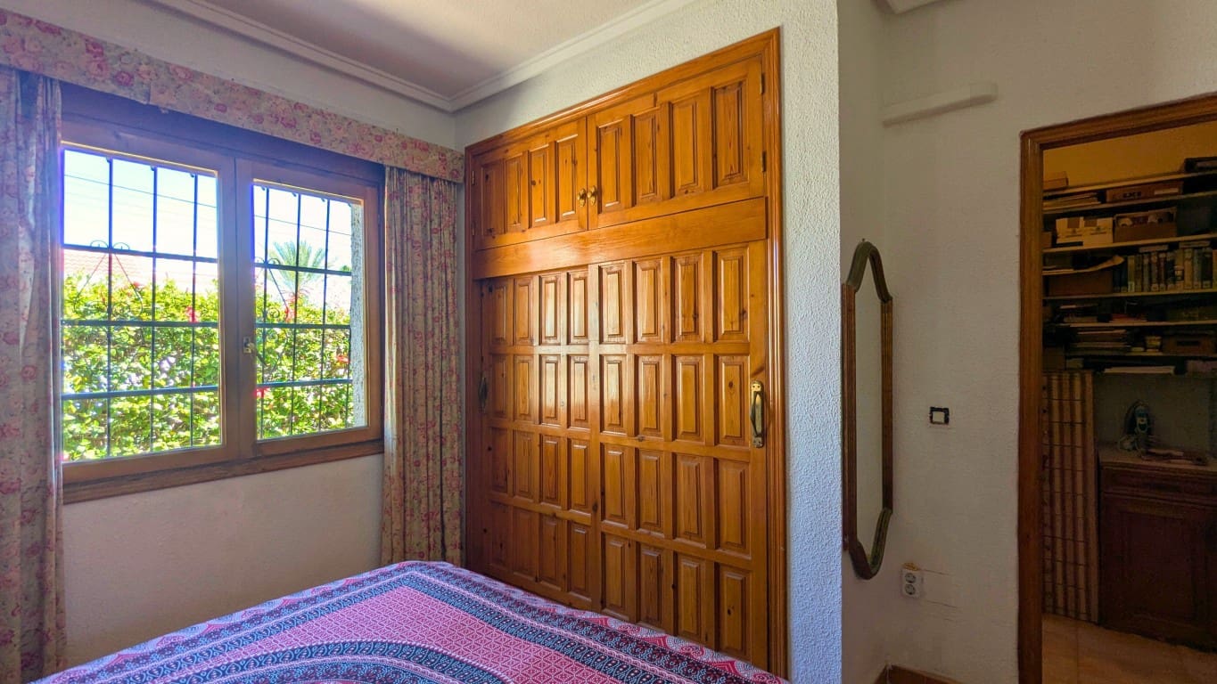 4 slaapkamer Villa te koop in Ciudad Quesada met zwembad - € 385.000 (Ref: 9875673)