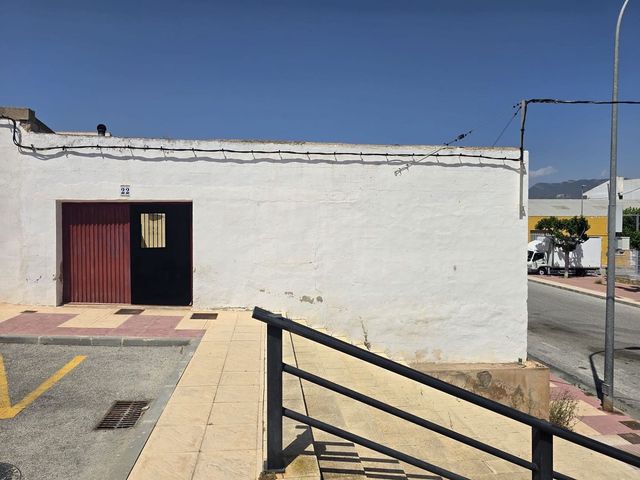 Byhus til salg i Sax med swimmingpool garage - € 45.000 (Ref: 9882625)