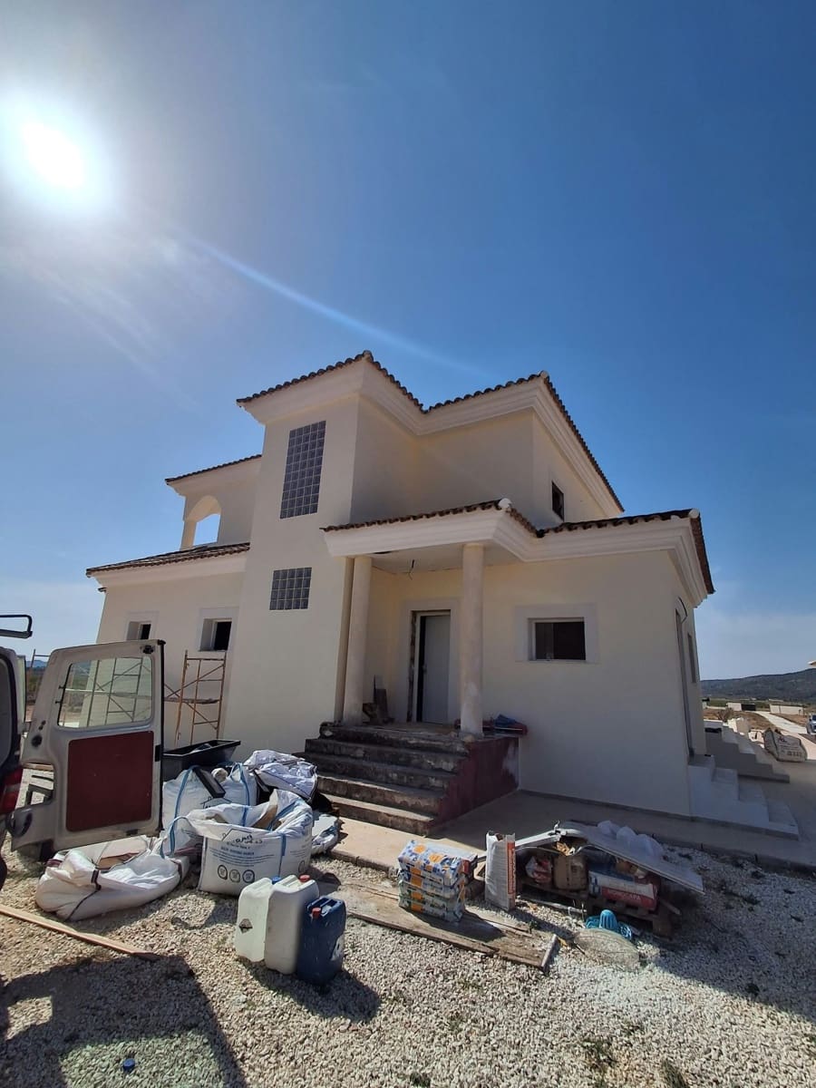 5 bedroom Finca/Country House for sale in Pinoso with pool garage - € 485,000 (Ref: 9884013)