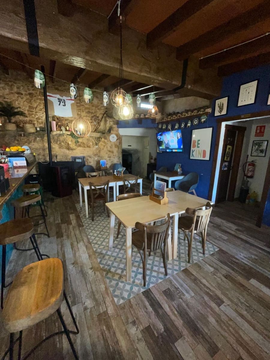 Commercial for sale in Pinoso - € 160,000 (Ref: 9891687)