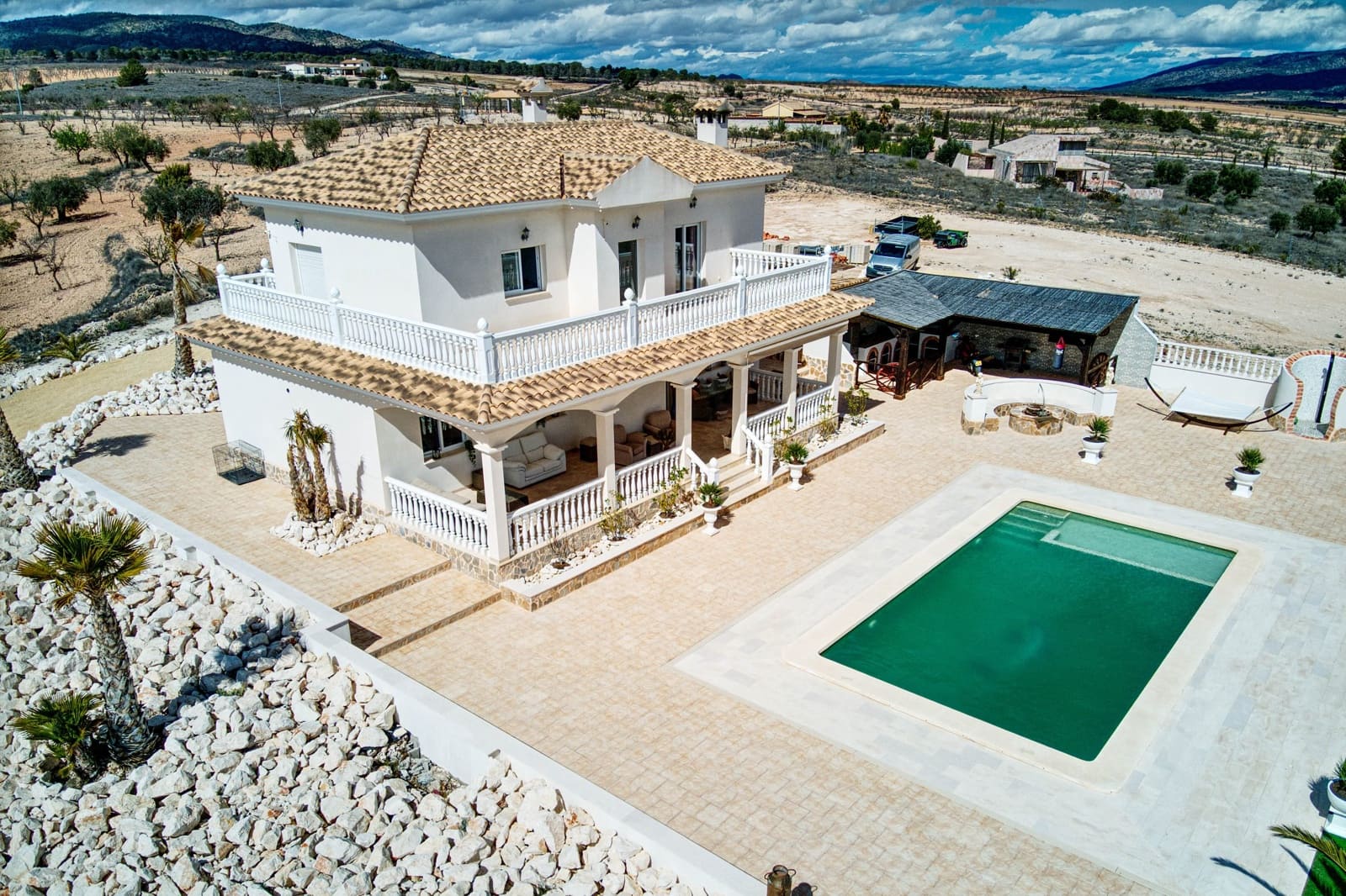4 slaapkamer Villa te koop in Pinoso met zwembad garage - € 599.000 (Ref: 9894932)