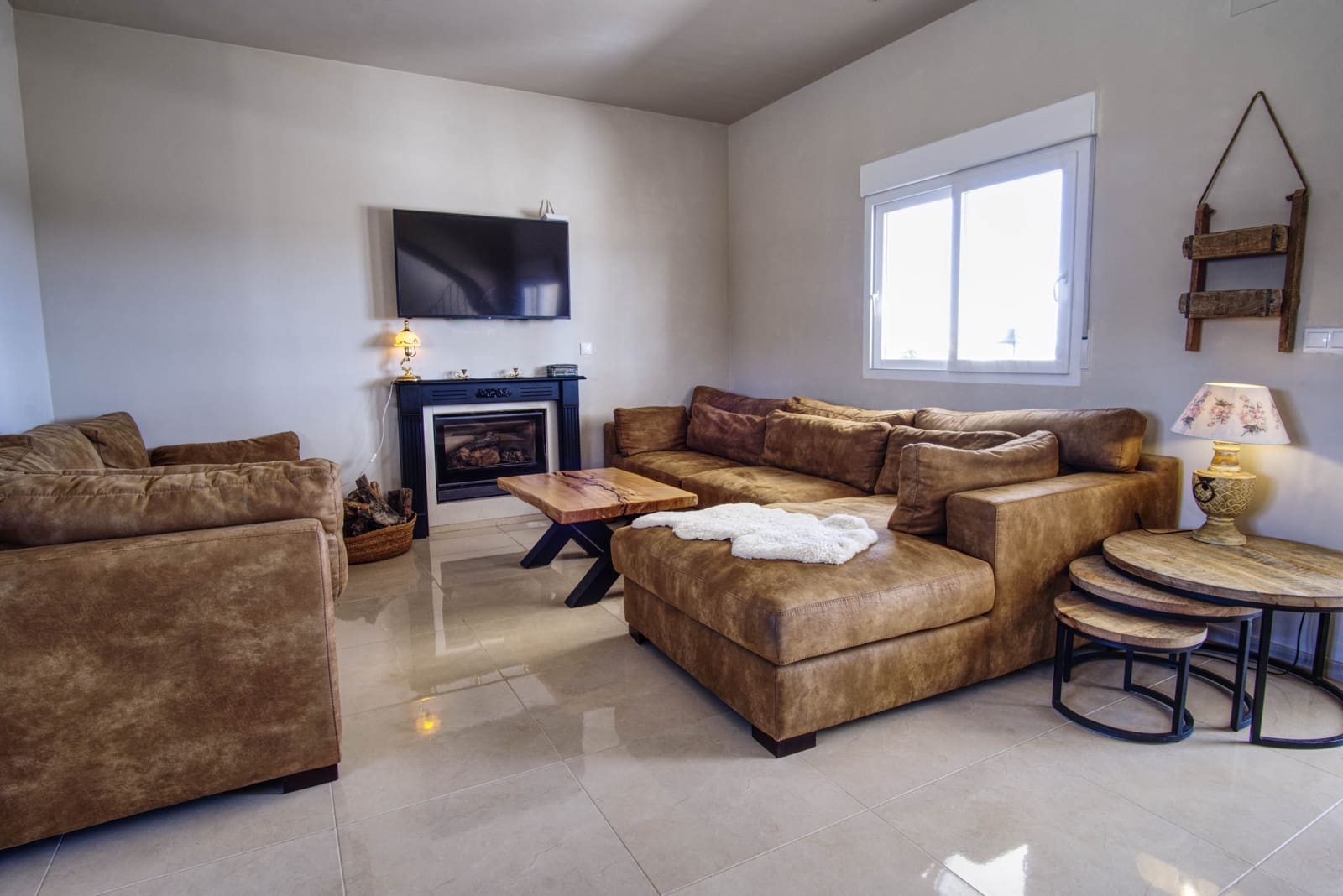 4 slaapkamer Villa te koop in Pinoso met zwembad garage - € 599.000 (Ref: 9894932)