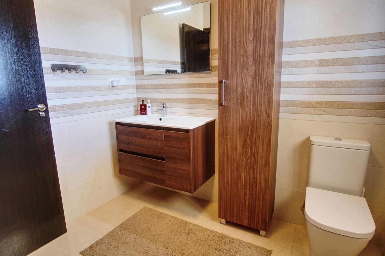 4 slaapkamer Villa te koop in Pinoso met zwembad garage - € 599.000 (Ref: 9894932)