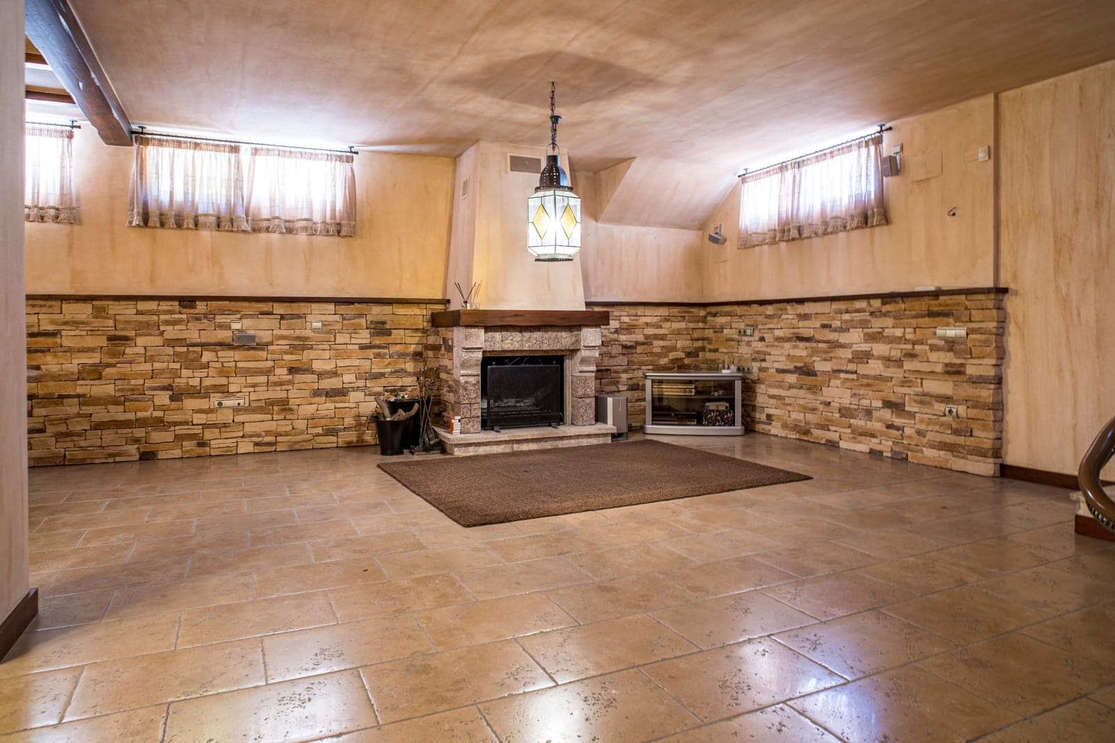 4 bedroom Villa for sale in Elda with pool - € 430,000 (Ref: 9894935)