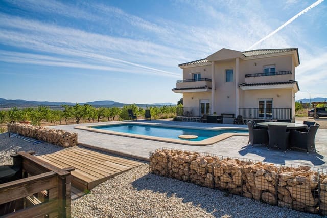 3 bedroom Villa for sale in Lel, Pinoso with pool - € 495,000 (Ref: 9894936)