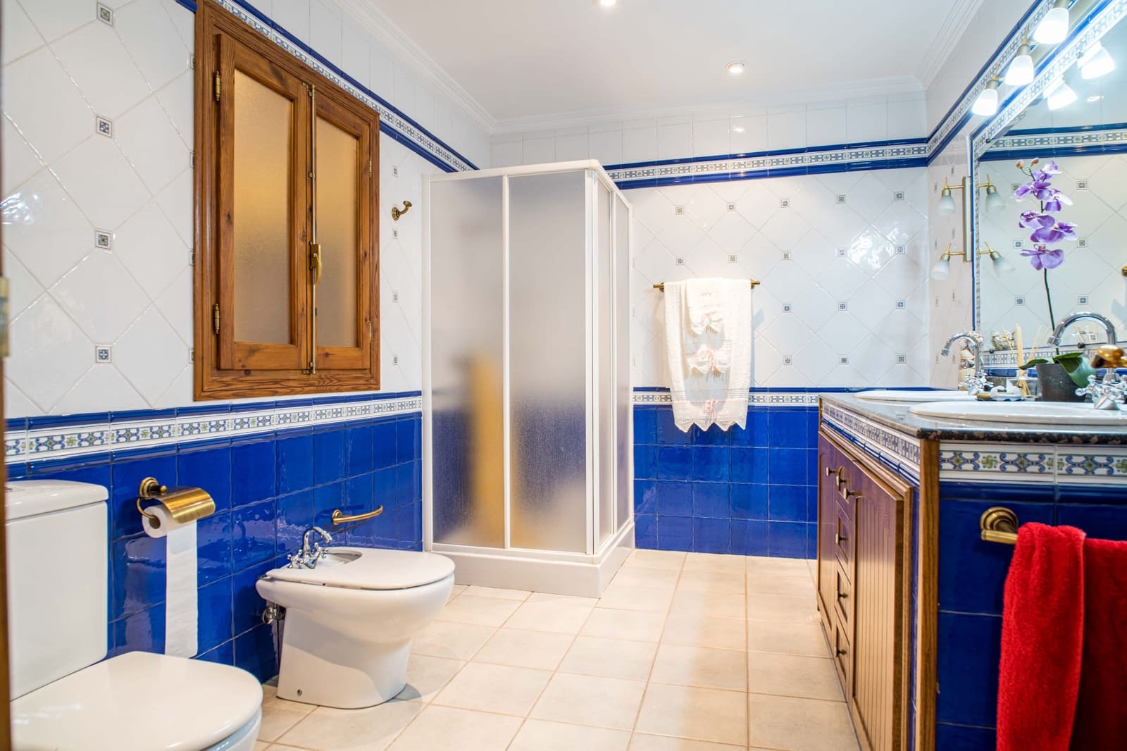 Casa de 5 habitaciones en Pinoso en venta - 320.000 € (Ref: 9900071)