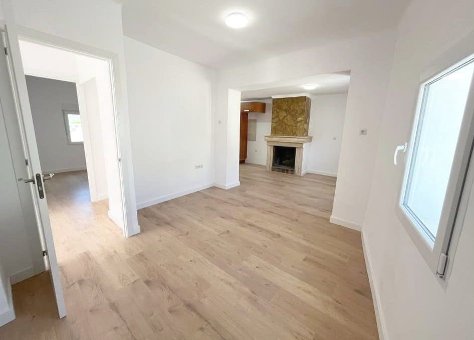 3 bedroom Townhouse for sale in L'Alguena / Alguenya - € 125,000 (Ref: 9900072)
