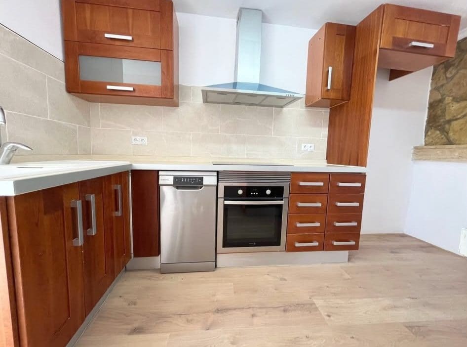 3 bedroom Townhouse for sale in L'Alguena / Alguenya - € 125,000 (Ref: 9900072)