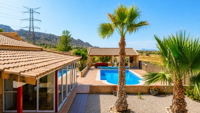 3 bedroom Villa for sale in Macisvenda, Abanilla with pool garage - € 265,000 (Ref: 9910026)