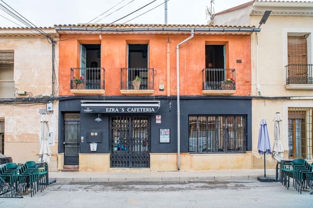 Casa de 3 habitaciones en Pinoso en venta con garaje - 370.000 € (Ref: 9919343)