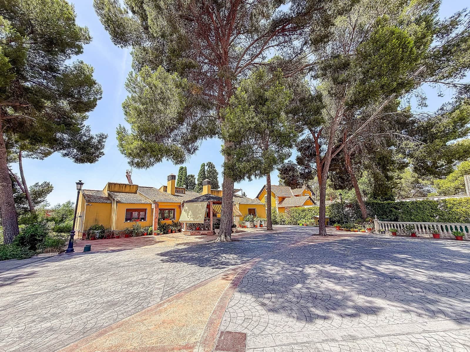 4 soverom Villa til salgs i Yecla med svømmebasseng garasje - € 699 000 (Ref: 9935508)