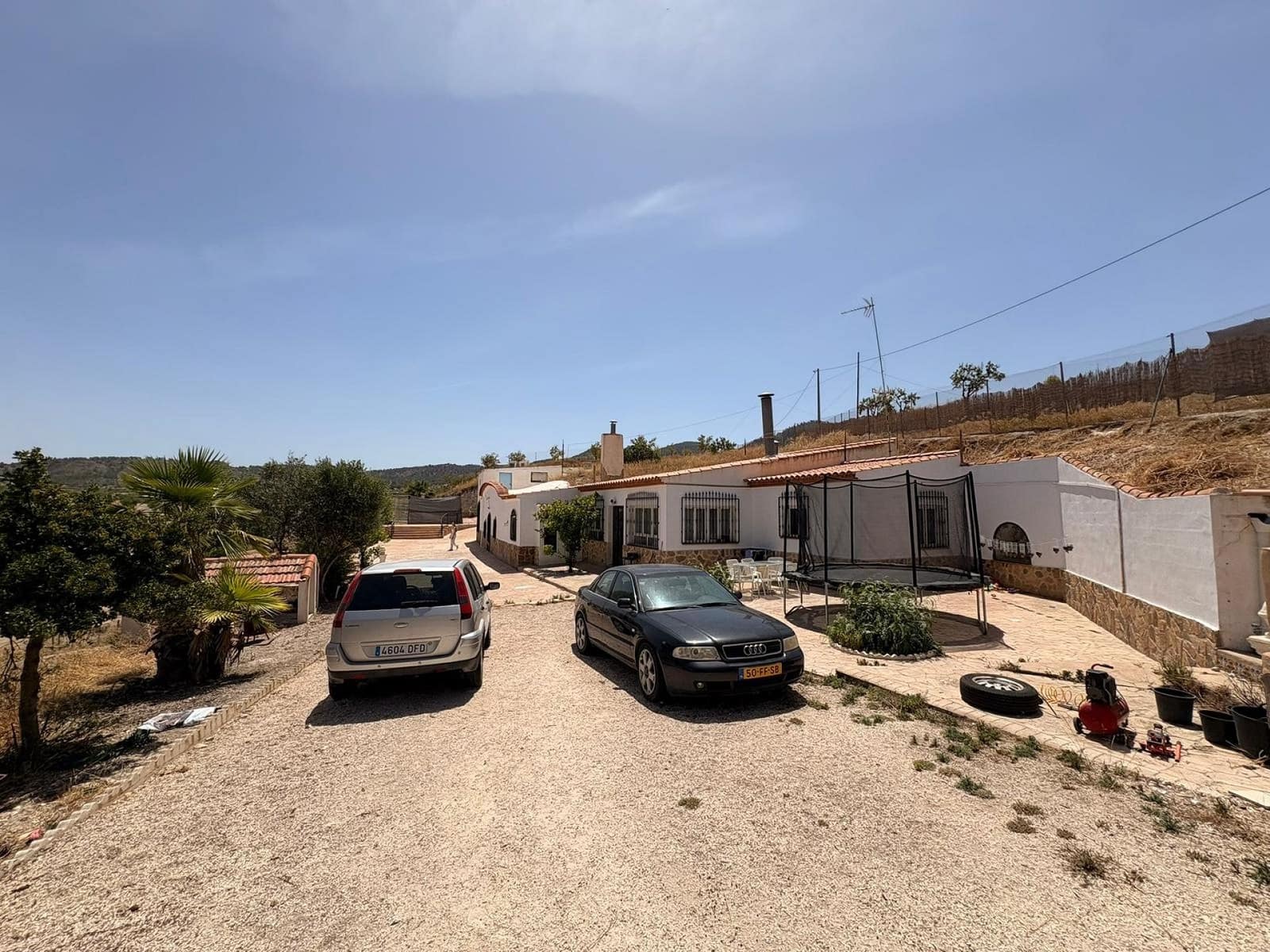 6 soveværelse Finca/Landehus til salg i Jumilla med swimmingpool garage - € 425.000 (Ref: 9939335)
