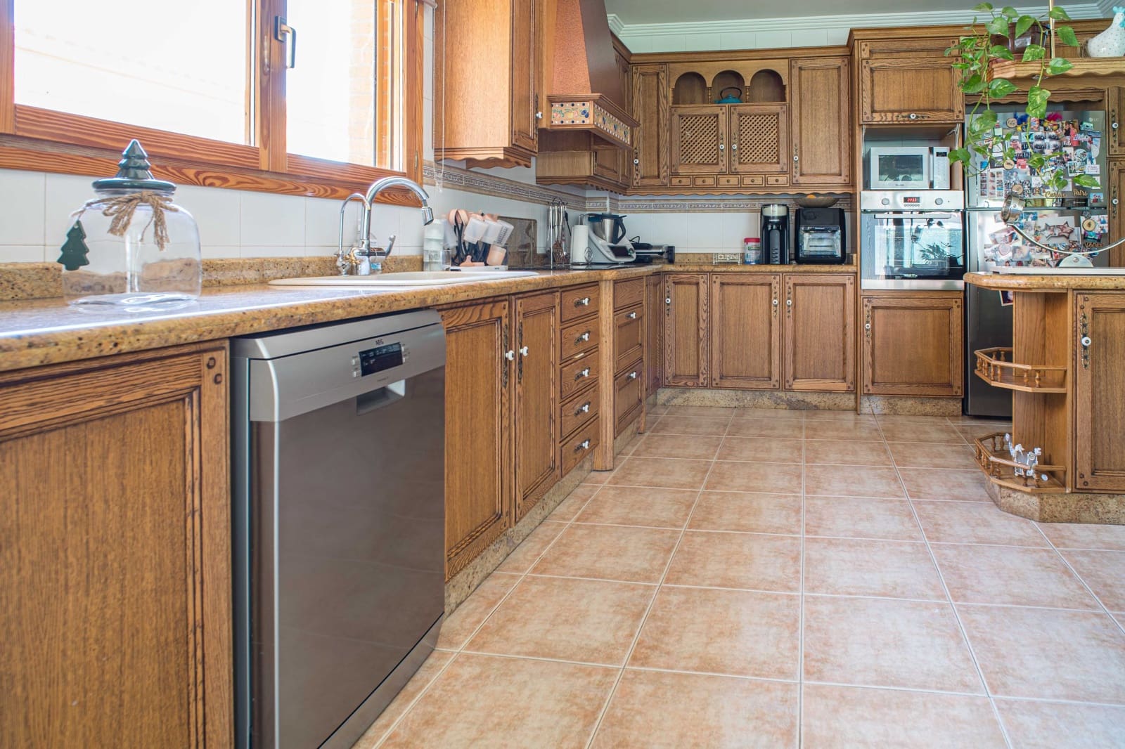 4 slaapkamer Villa te koop in Pinoso met garage - € 299.950 (Ref: 9945096)