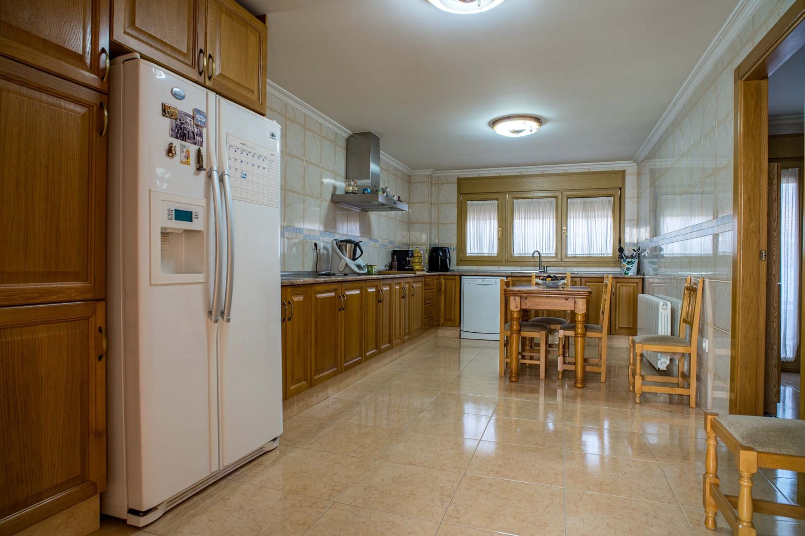 Chalet de 5 habitaciones en Pinoso en venta con piscina garaje - 399.950 € (Ref: 9958434)