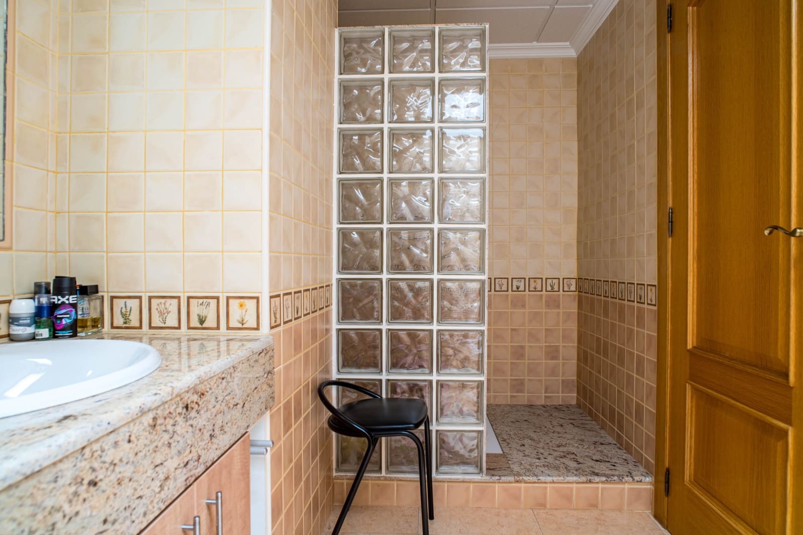 Chalet de 5 habitaciones en Pinoso en venta con piscina garaje - 399.950 € (Ref: 9958434)