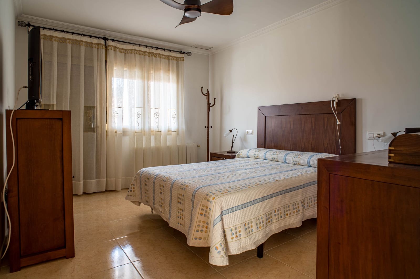 Chalet de 5 habitaciones en Pinoso en venta con piscina garaje - 399.950 € (Ref: 9958434)