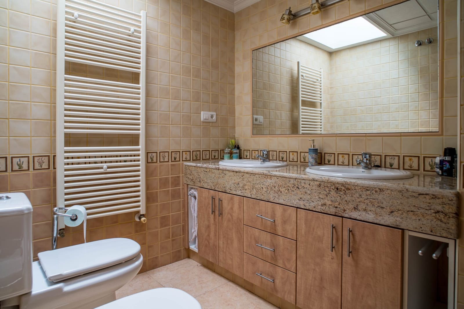 Chalet de 5 habitaciones en Pinoso en venta con piscina garaje - 399.950 € (Ref: 9958434)