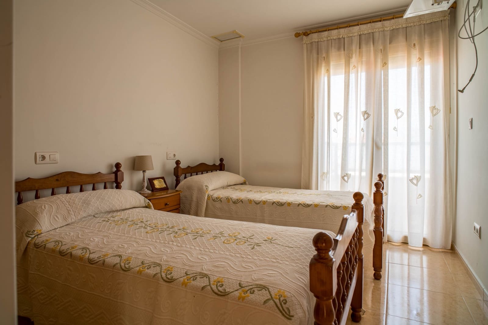 Chalet de 5 habitaciones en Pinoso en venta con piscina garaje - 399.950 € (Ref: 9958434)