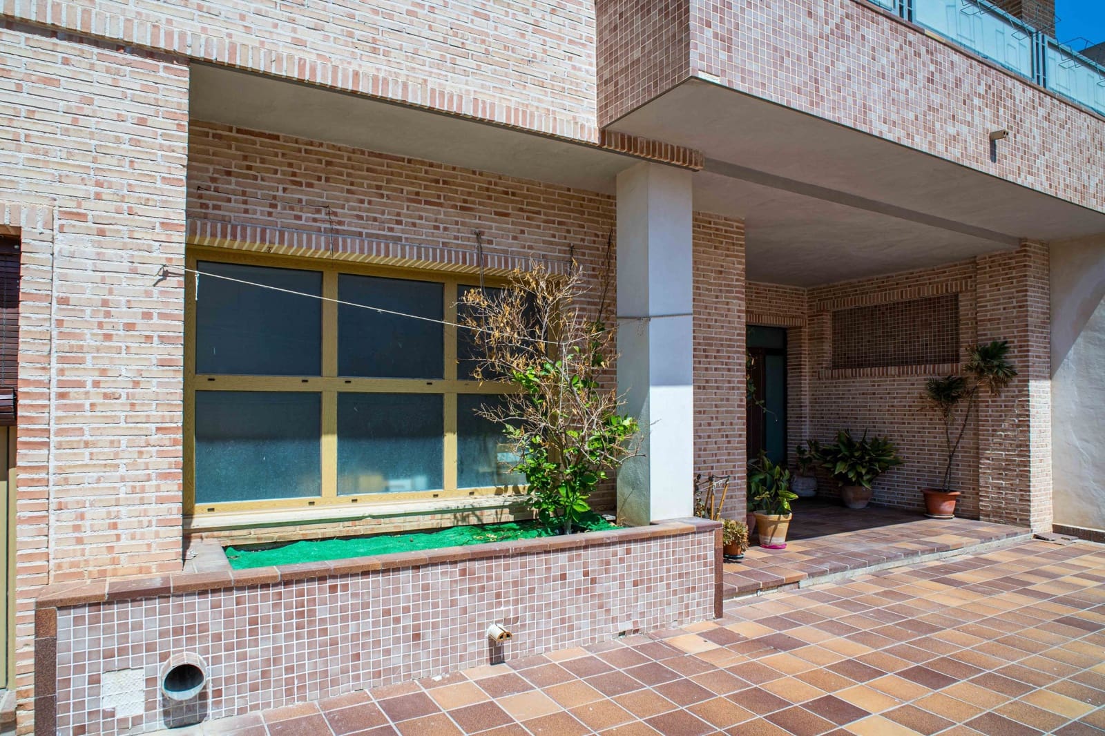 Chalet de 5 habitaciones en Pinoso en venta con piscina garaje - 399.950 € (Ref: 9958434)