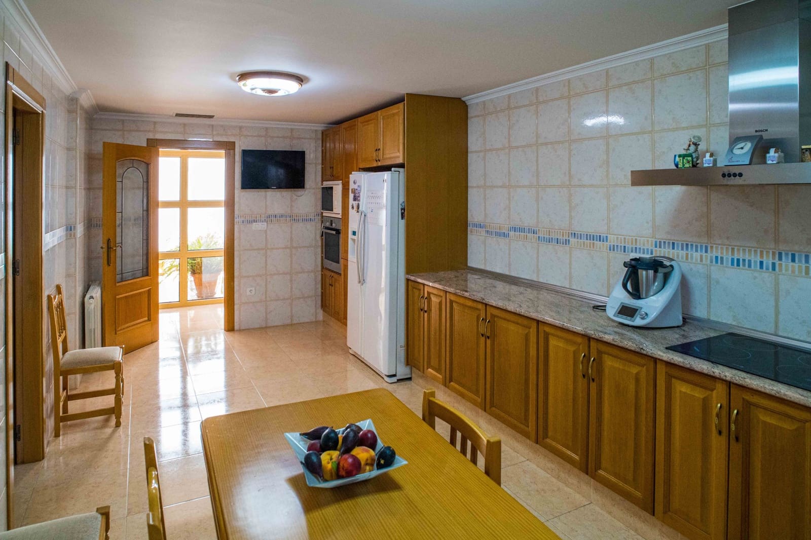 Chalet de 5 habitaciones en Pinoso en venta con piscina garaje - 399.950 € (Ref: 9958434)