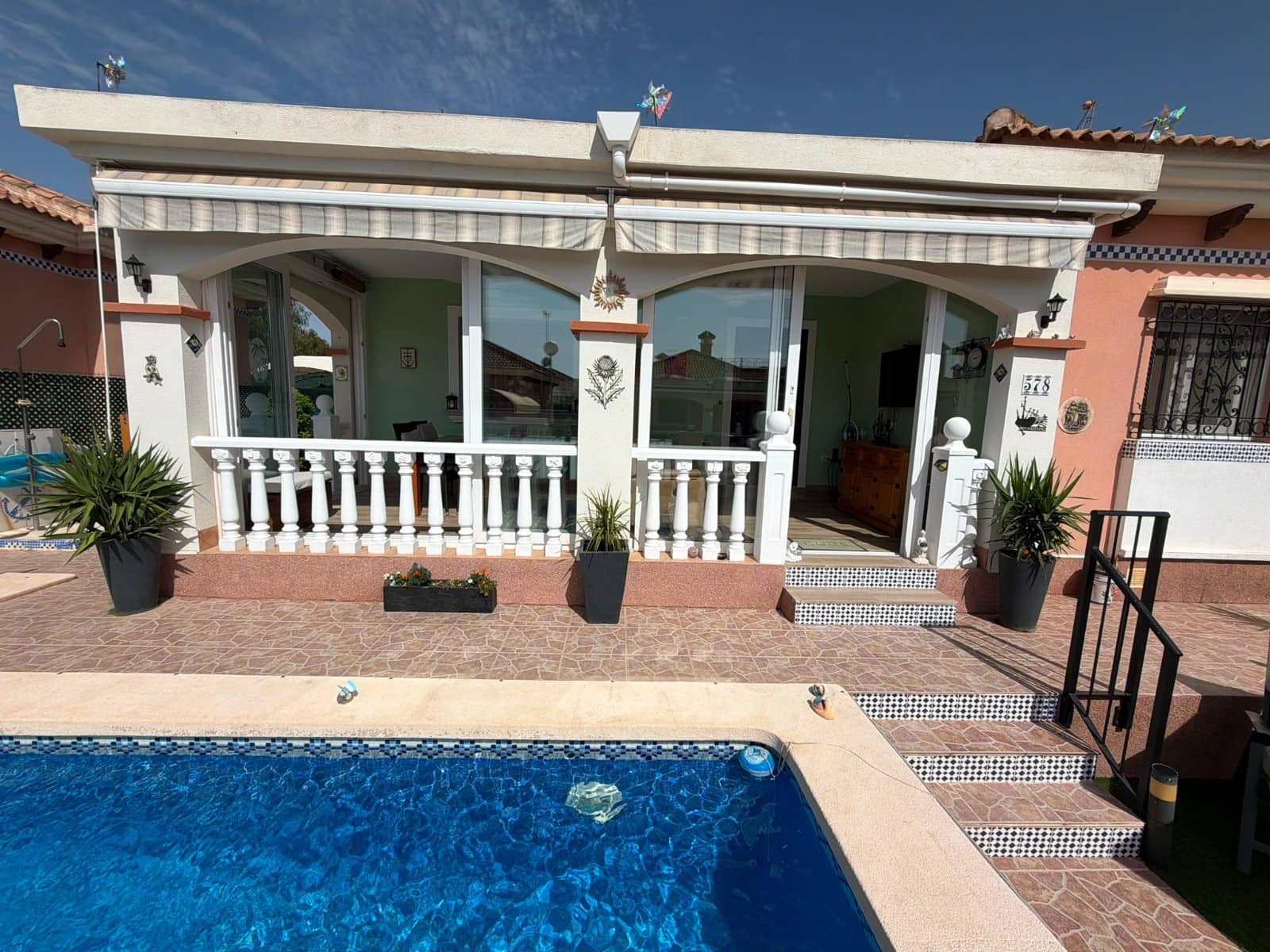 3 soveværelse Villa til salg i Los Montesinos med swimmingpool - € 315.000 (Ref: 9959124)