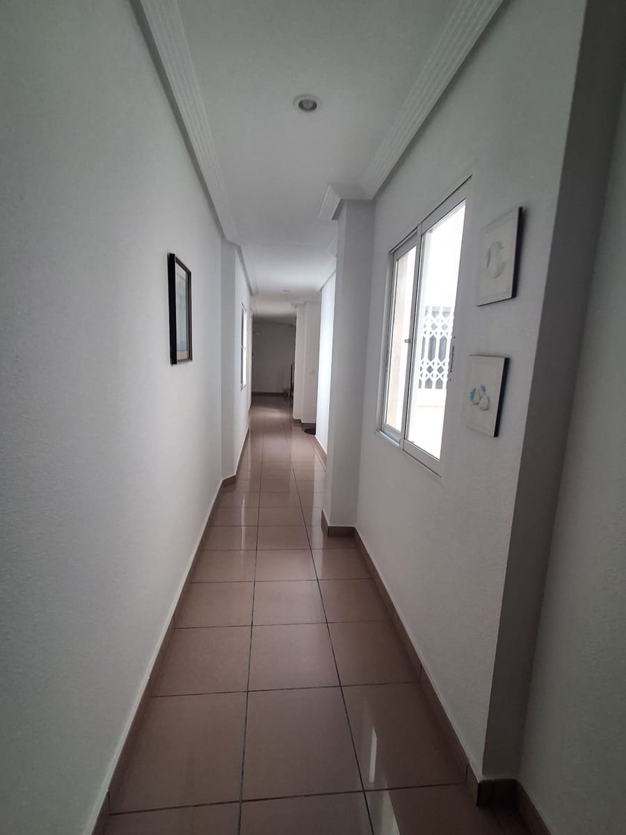 Apartamento de 4 habitaciones en Catral en venta con piscina garaje - 215.000 € (Ref: 9961991)
