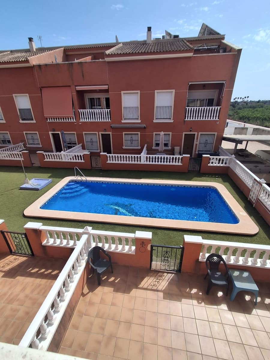 Apartamento de 4 habitaciones en Catral en venta con piscina garaje - 215.000 € (Ref: 9961991)