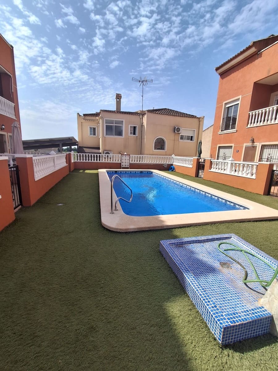 Apartamento de 4 habitaciones en Catral en venta con piscina garaje - 215.000 € (Ref: 9961991)