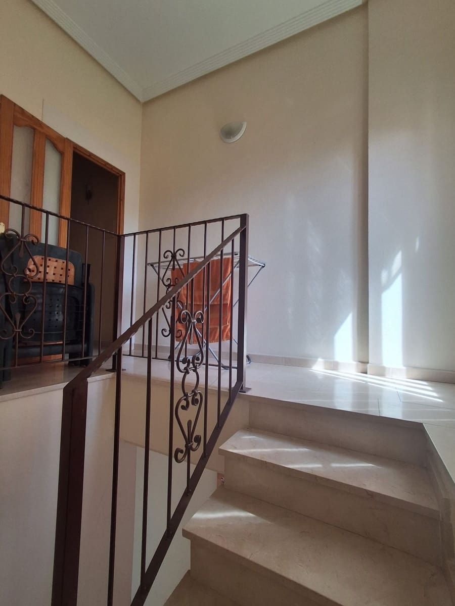 Apartamento de 4 habitaciones en Catral en venta con piscina garaje - 215.000 € (Ref: 9961991)
