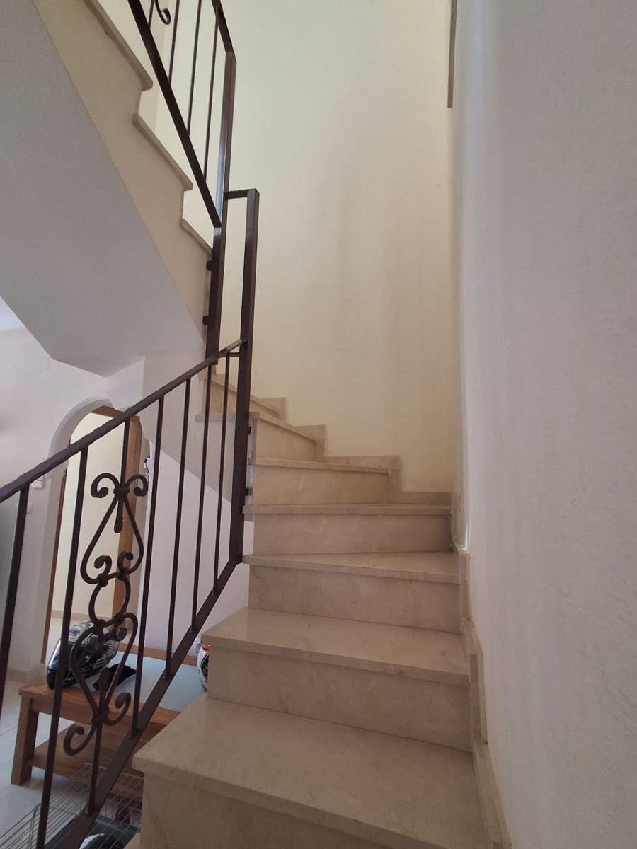 Apartamento de 4 habitaciones en Catral en venta con piscina garaje - 215.000 € (Ref: 9961991)