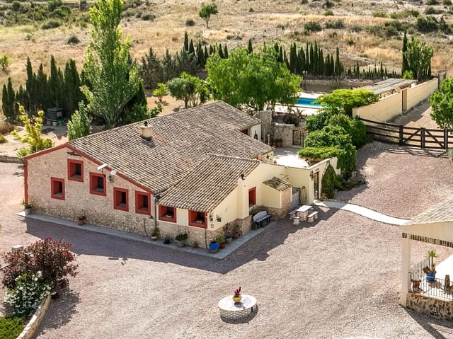 5 chambre Finca/Maison de Campagne à vendre à Pinoso avec piscine garage - 549 500 € (Ref: 9961992)