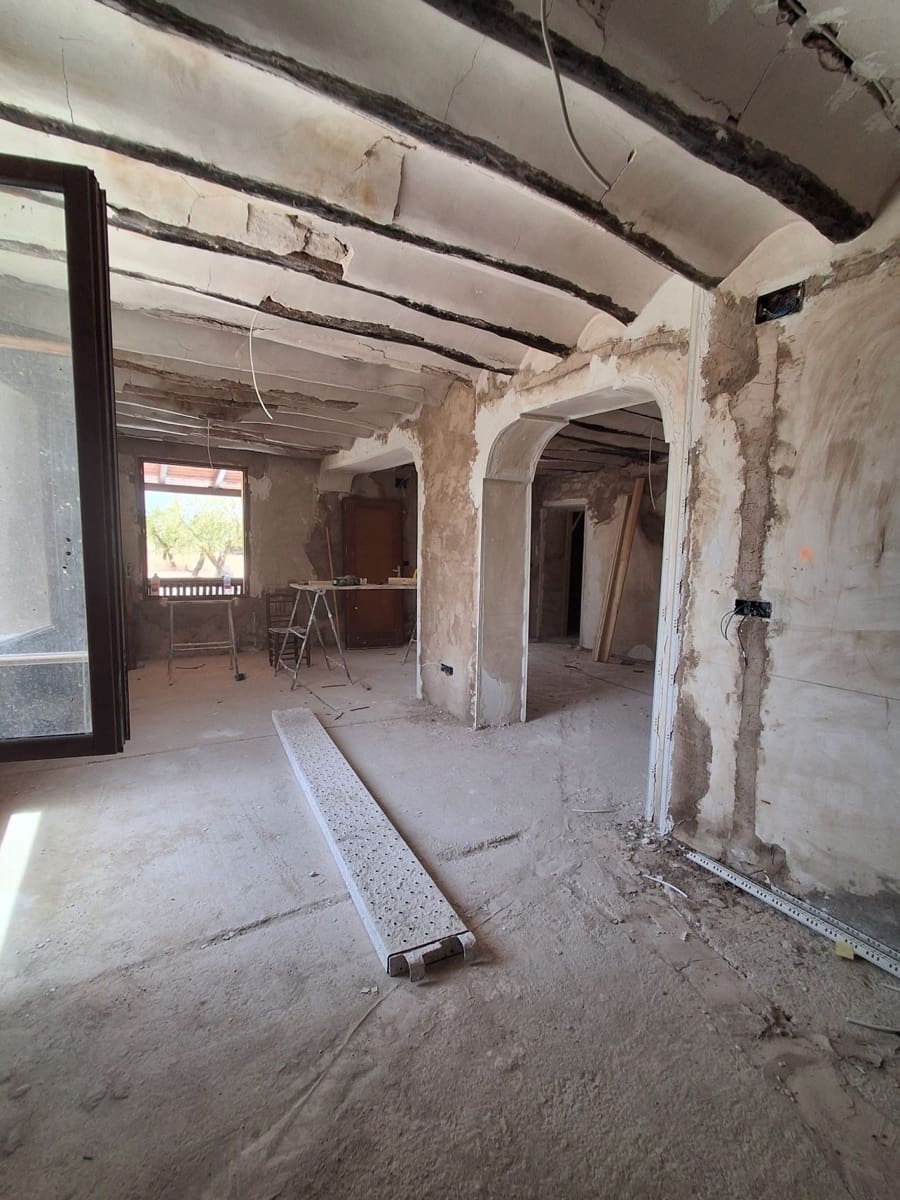 4 slaapkamer Finca/Landhuis te koop in Pinoso met zwembad - € 295.000 (Ref: 9976770)