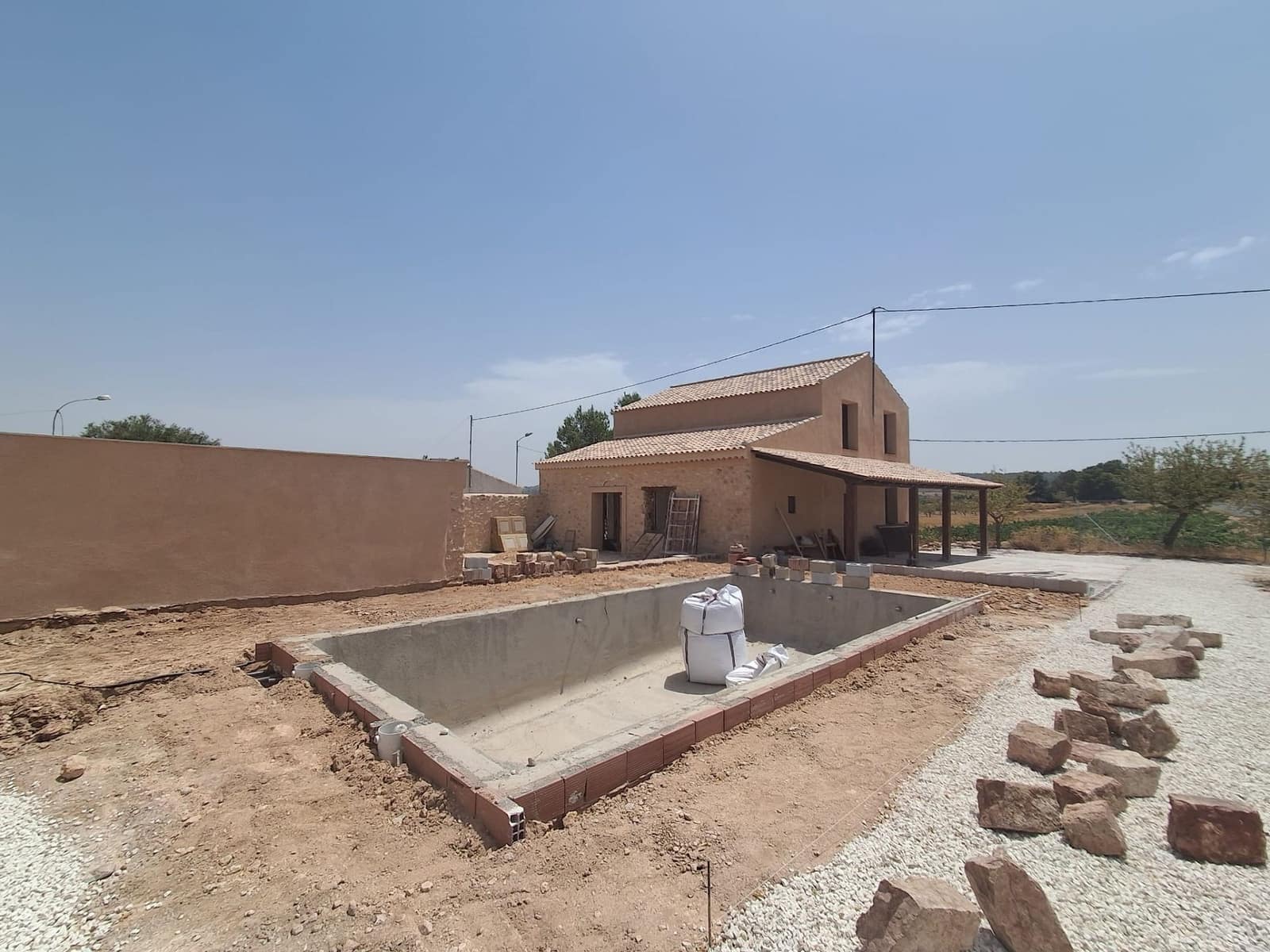 4 slaapkamer Finca/Landhuis te koop in Pinoso met zwembad - € 295.000 (Ref: 9976770)
