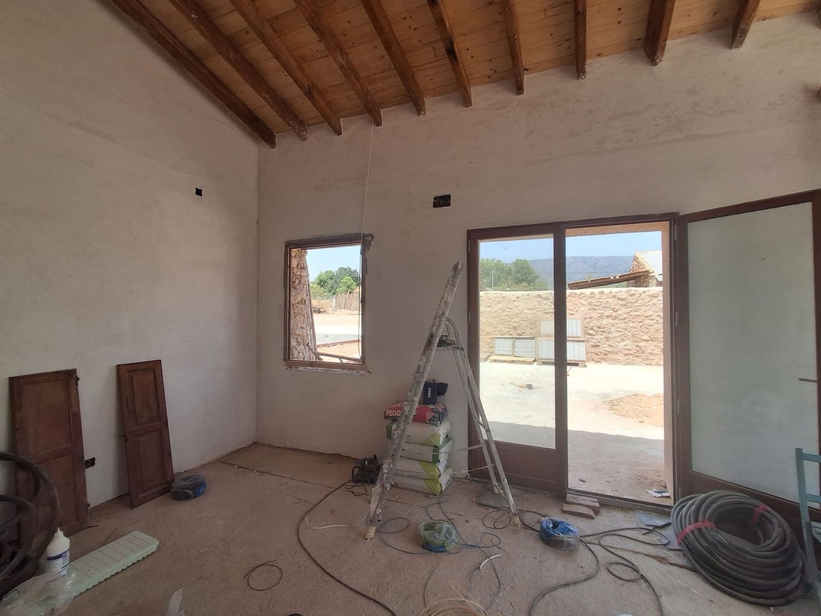 4 slaapkamer Finca/Landhuis te koop in Pinoso met zwembad - € 295.000 (Ref: 9976770)