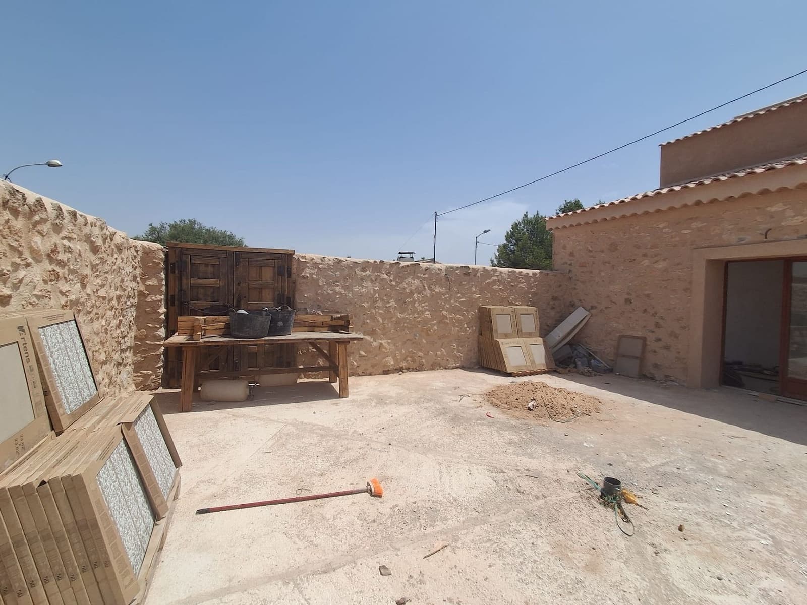 4 slaapkamer Finca/Landhuis te koop in Pinoso met zwembad - € 295.000 (Ref: 9976770)