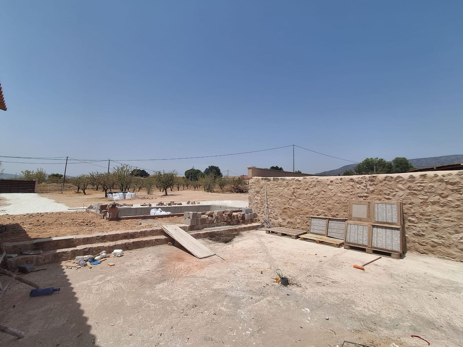 4 slaapkamer Finca/Landhuis te koop in Pinoso met zwembad - € 295.000 (Ref: 9976770)