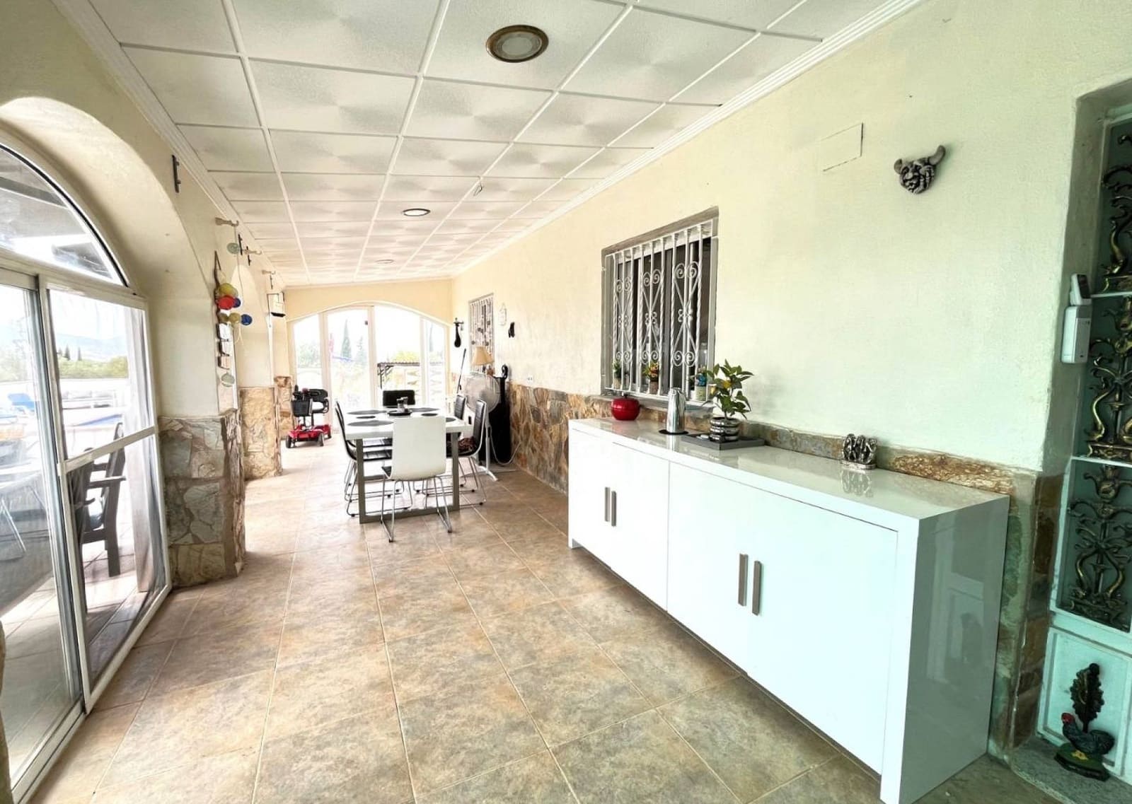 3 sovrum Finca/Hus på landet till salu i Sax med pool - 299 999 € (Ref: 9978153)