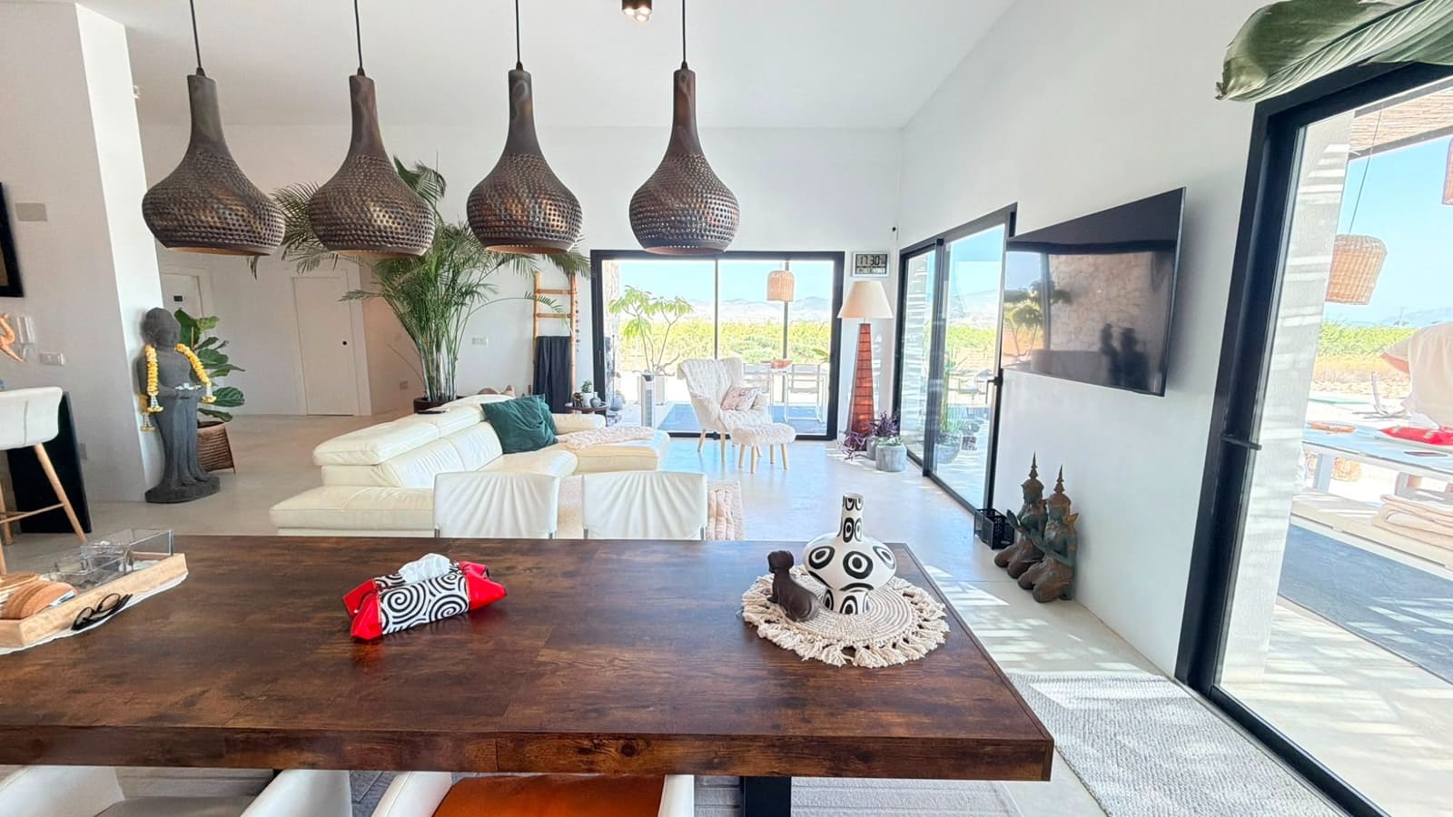 5 soveværelse Villa til salg i Pinoso med swimmingpool - € 679.000 (Ref: 9999049)