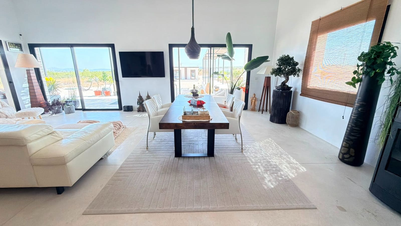 5 soveværelse Villa til salg i Pinoso med swimmingpool - € 679.000 (Ref: 9999049)