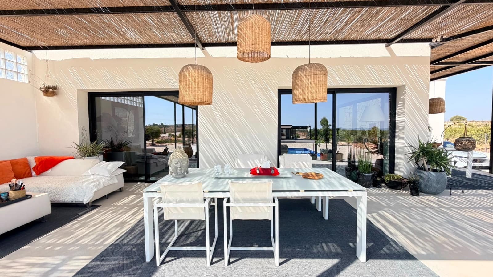 5 soveværelse Villa til salg i Pinoso med swimmingpool - € 679.000 (Ref: 9999049)