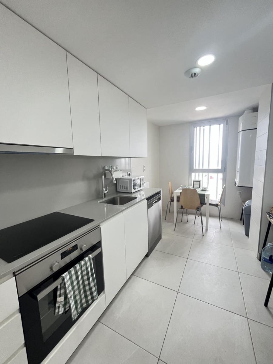 4 bedroom Flat for rent in Las Palmas de Gran Canaria with pool garage - € 2,500 (Ref: 10000241)