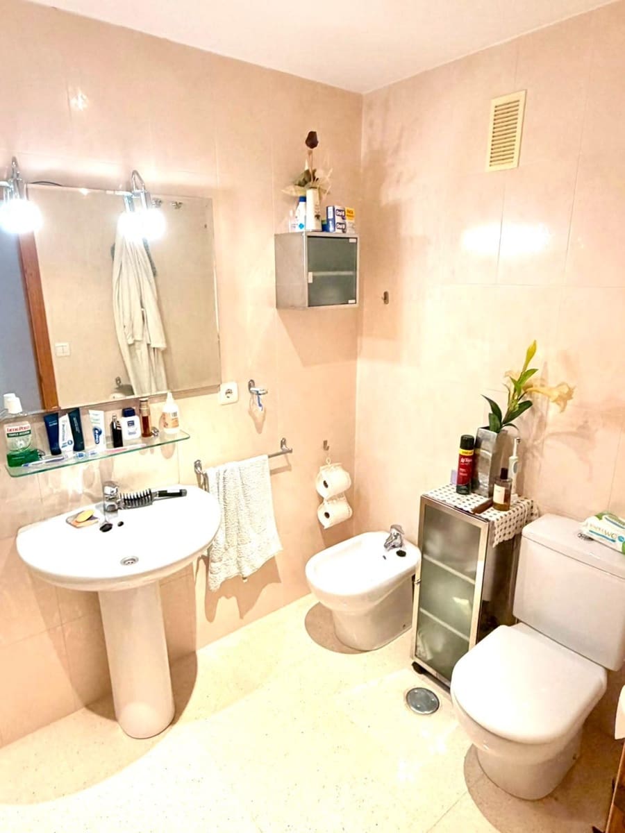 2 slaapkamer Flat te koop in Benidorm met zwembad garage - € 495.000 (Ref: 10000242)